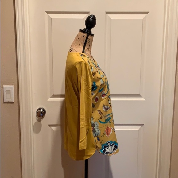 Van Heusen mustard colored print Top - Picture 3 of 5